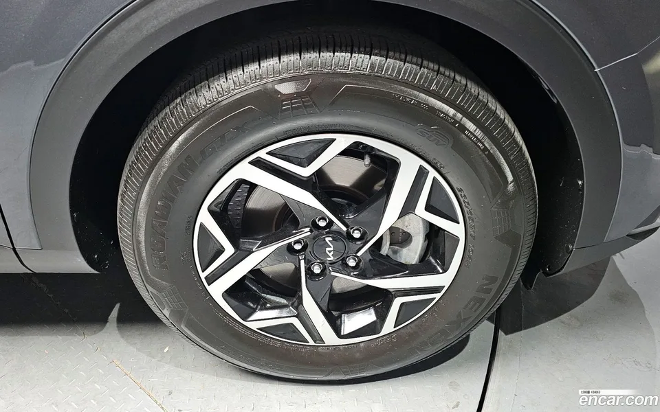 Kia Sportage 1.6 2WD 2023 — миниатюра 5