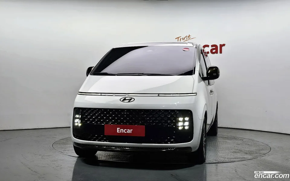 Hyundai Staria 9 2024 — миниатюра 3