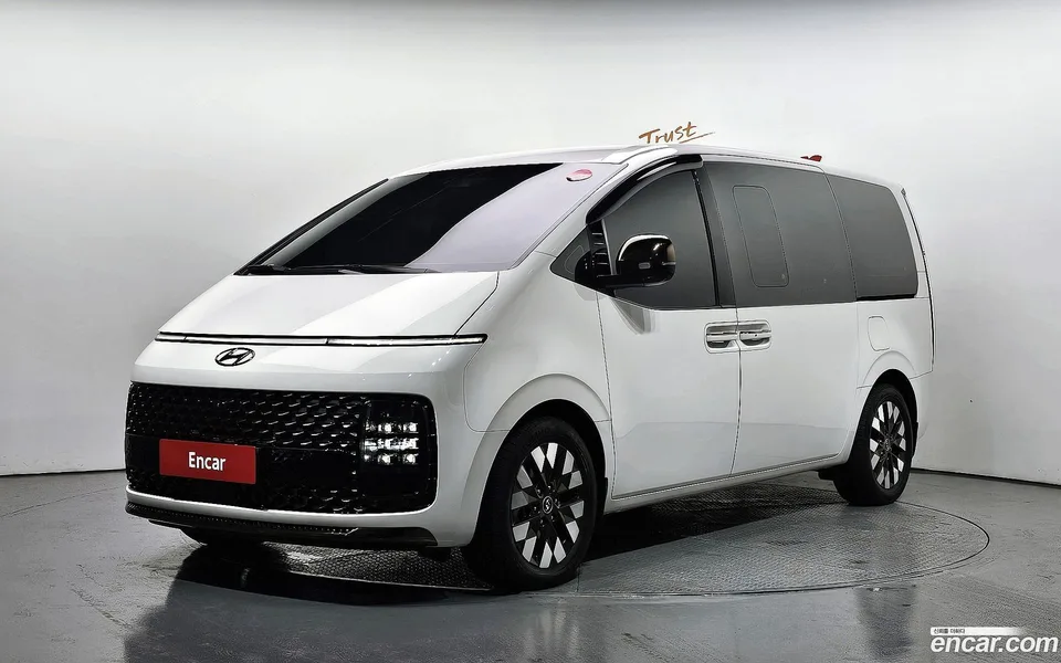 Hyundai Staria 9 2024 — фото 1, купить с доставкой в Москву