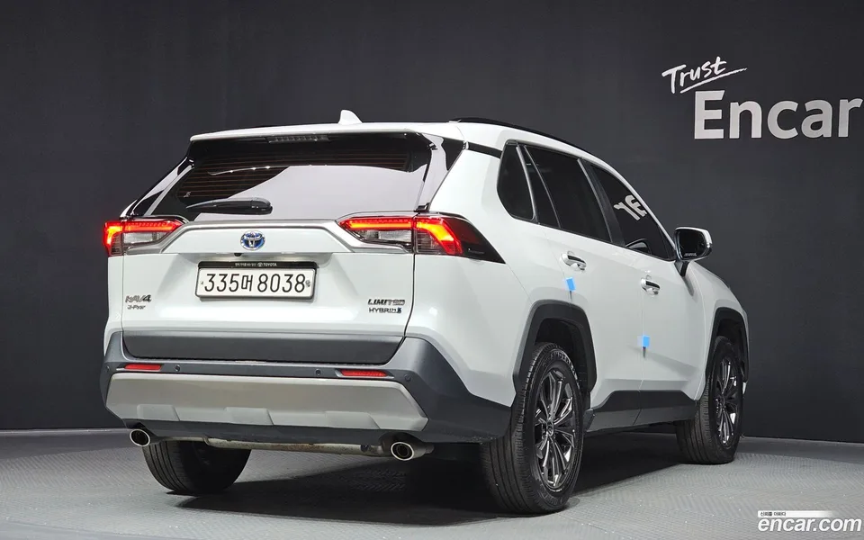 Toyota RAV4 2.5 4WD LTD 2024 — миниатюра 2