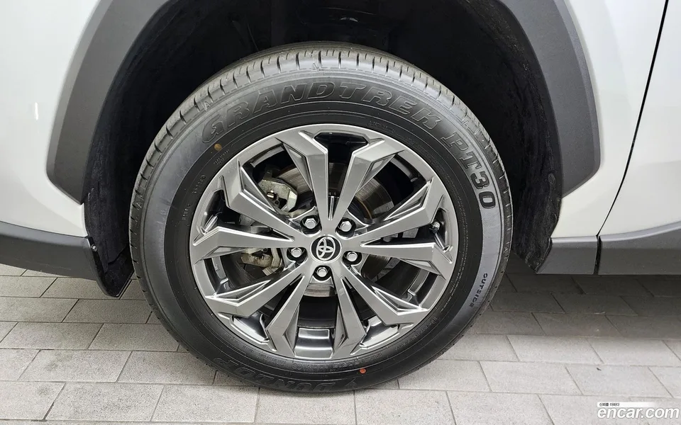 Toyota RAV4 2.5 4WD LTD 2024 — миниатюра 5