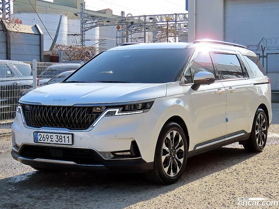 Kia Carnival 9 2023 — миниатюра 2