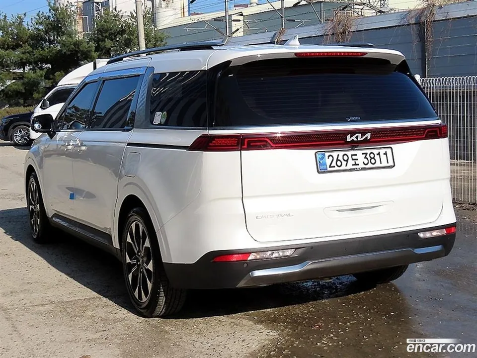 Kia Carnival 9 2023 — миниатюра 3