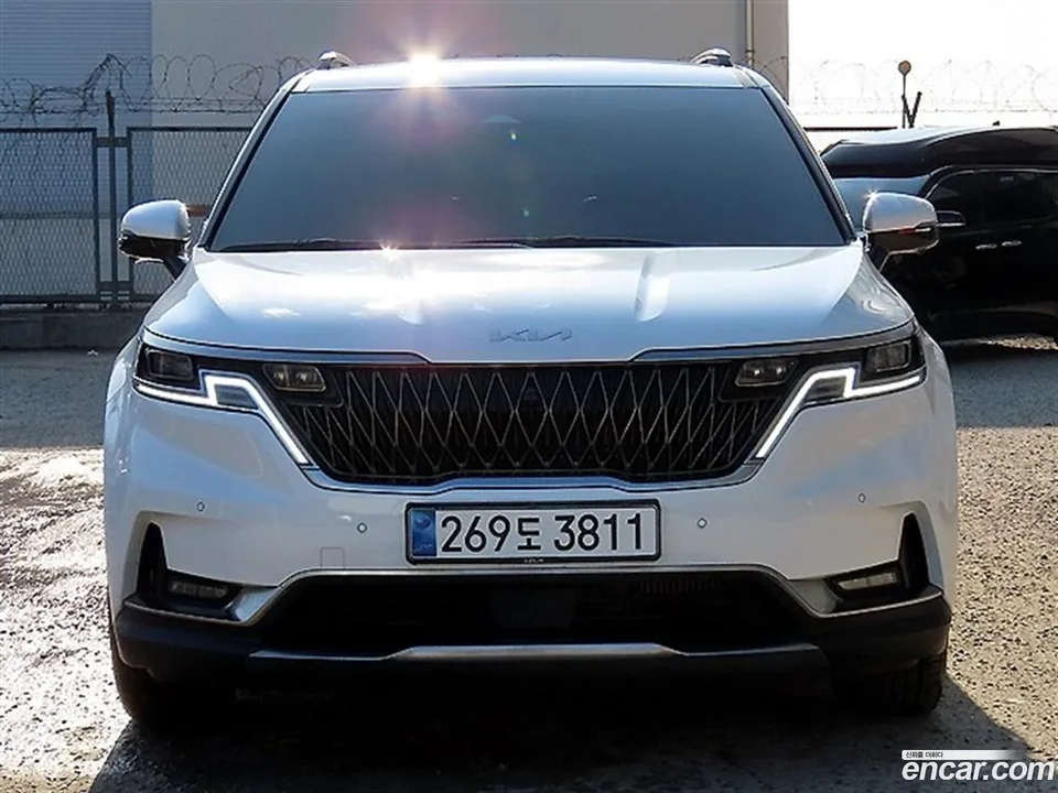 Kia Carnival 9 2023 — фото 1, купить с доставкой в Москву