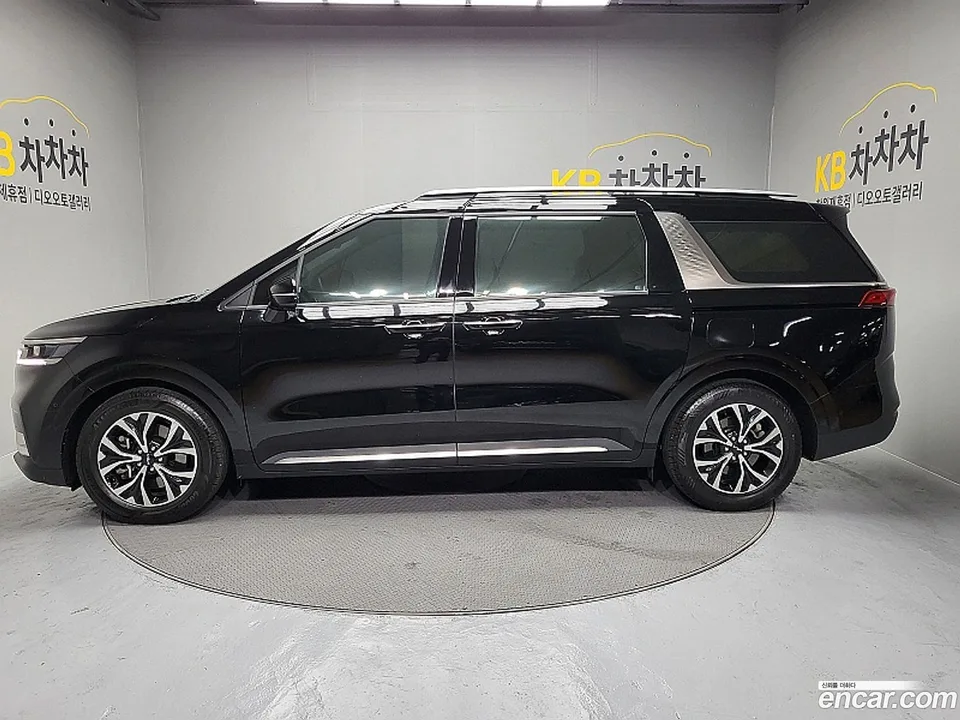 Kia Carnival 9 2023 — миниатюра 2