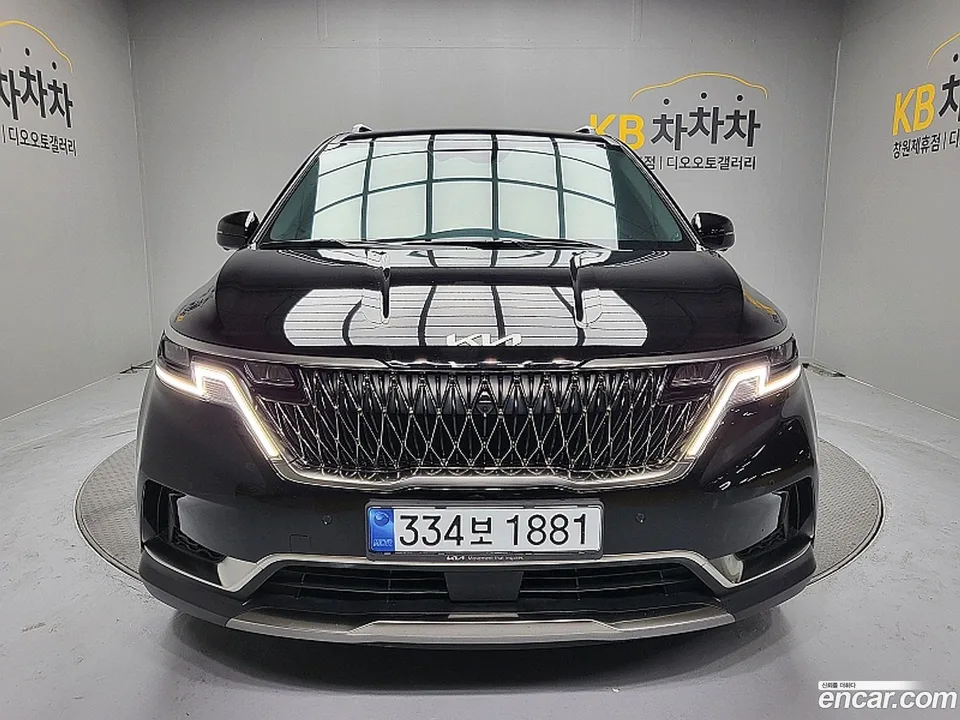Kia Carnival 9 2023 — фото 1, купить с доставкой в Москву