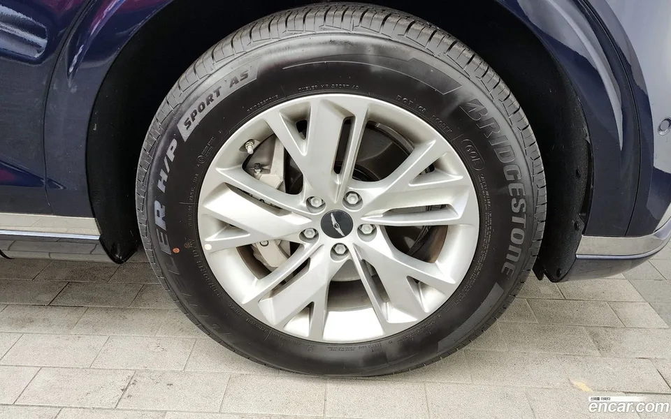 Genesis GV70 2.5T 2WD 2024 — миниатюра 5