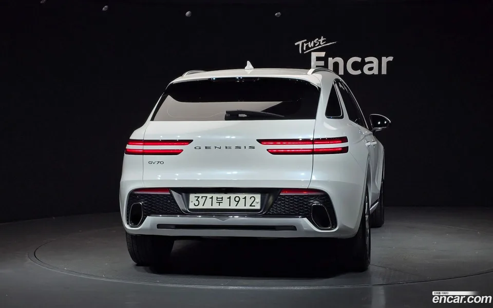 Genesis GV70 2.5T 2WD 2023 — миниатюра 4