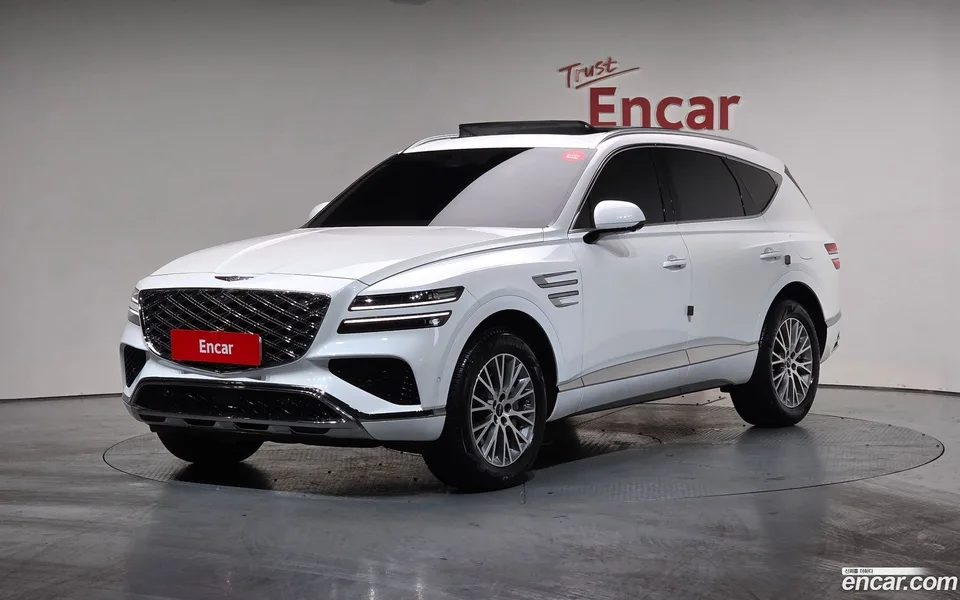 Genesis GV80 2.5T 2WD 2024 — фото 1, купить с доставкой в Москву