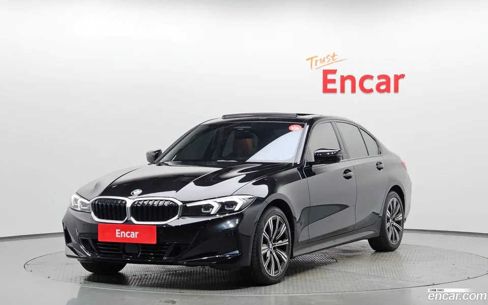 BMW 3 Series 320i 2025 — фото 1, купить с доставкой в Москву