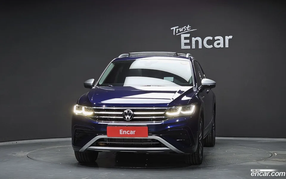 Volkswagen Tiguan Allspace 2.0 TSI 2023 — миниатюра 3