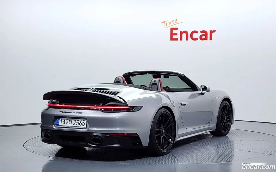 Porsche 911 (992) 4 GTS 2022 — миниатюра 2