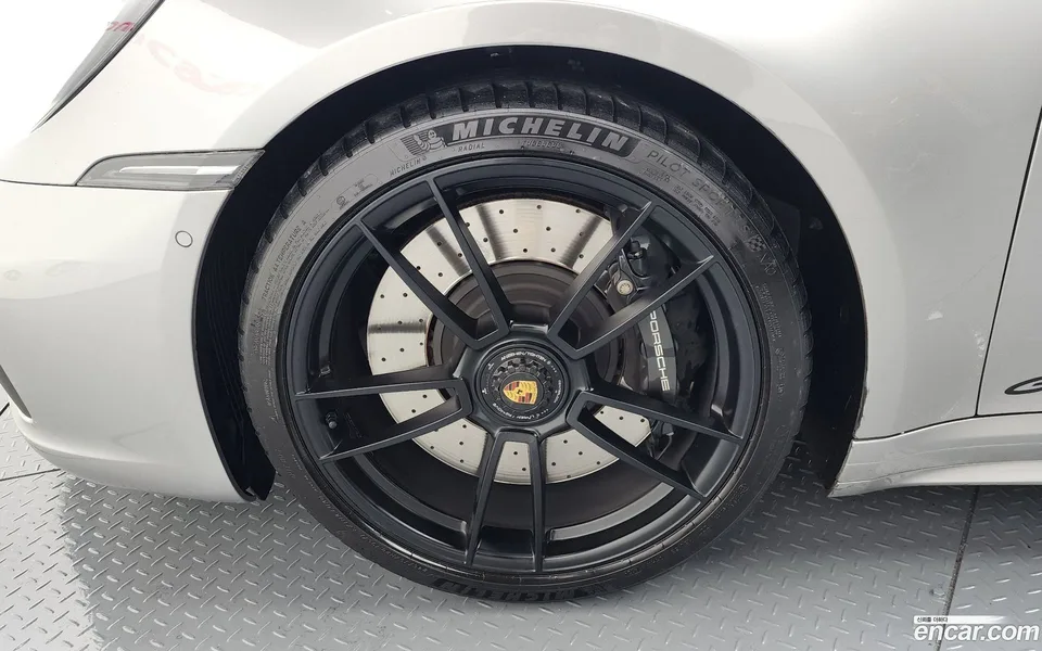 Porsche 911 (992) 4 GTS 2022 — миниатюра 5