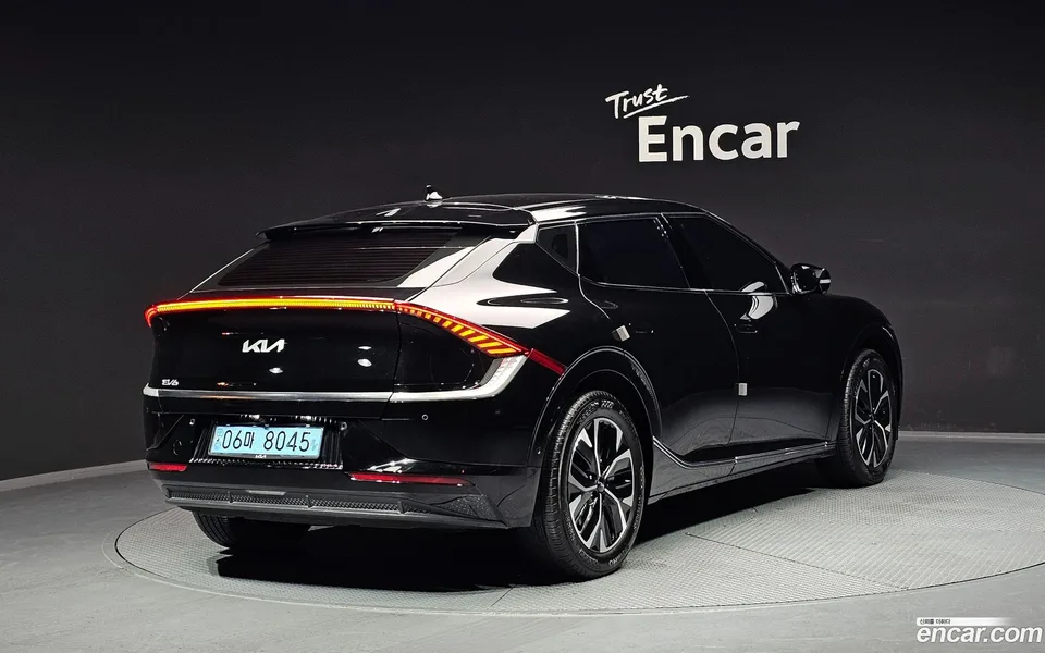 Kia EV6 2022 — миниатюра 2