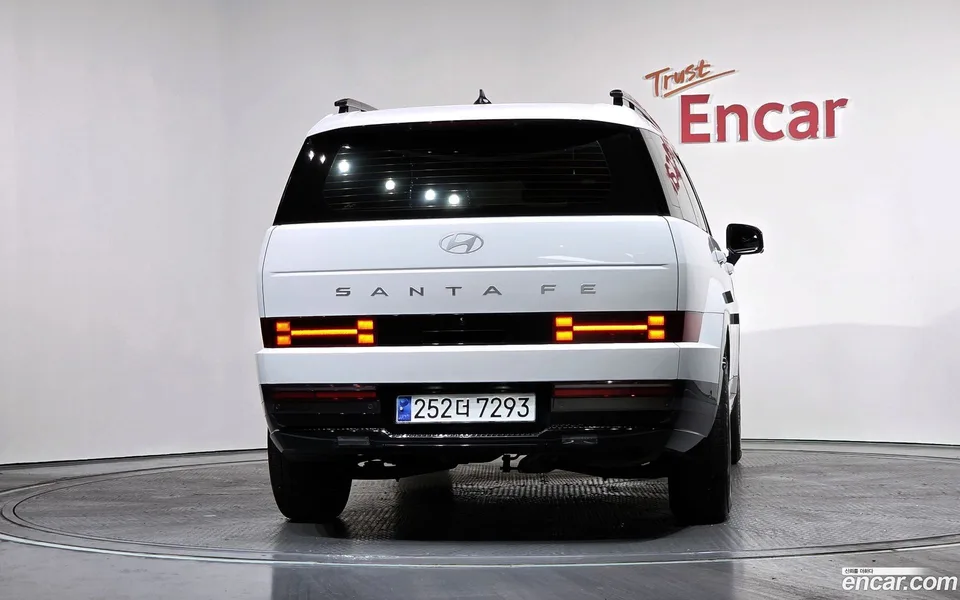 Hyundai Santa Fe HEV 1.6 2WD 2023 — миниатюра 4