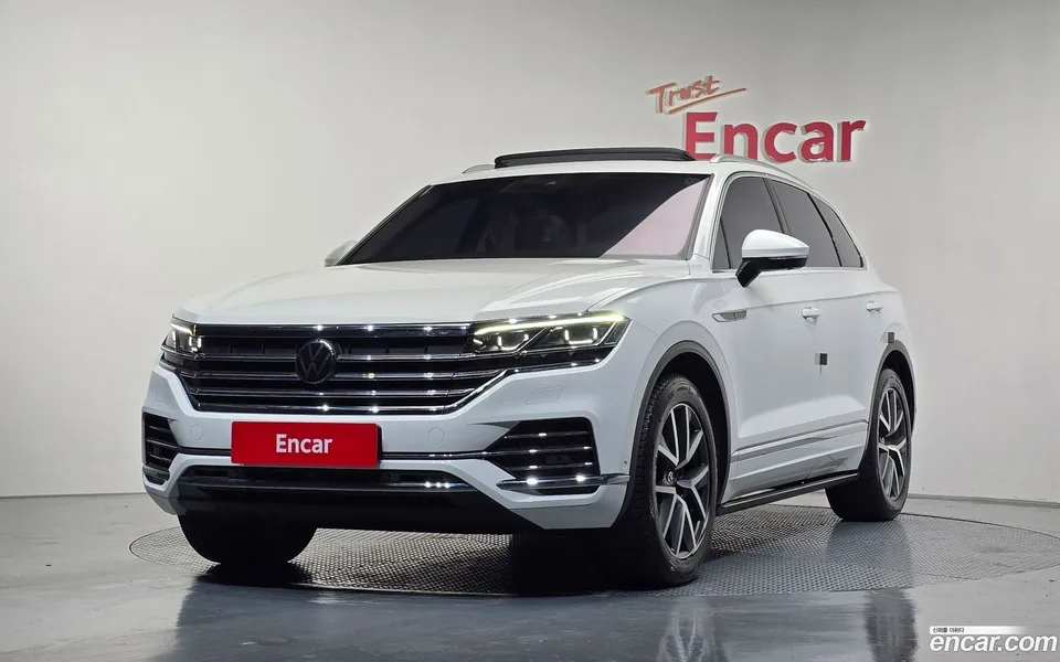 Volkswagen Touareg 3.0 TDI 2023 — фото 1, купить с доставкой в Москву