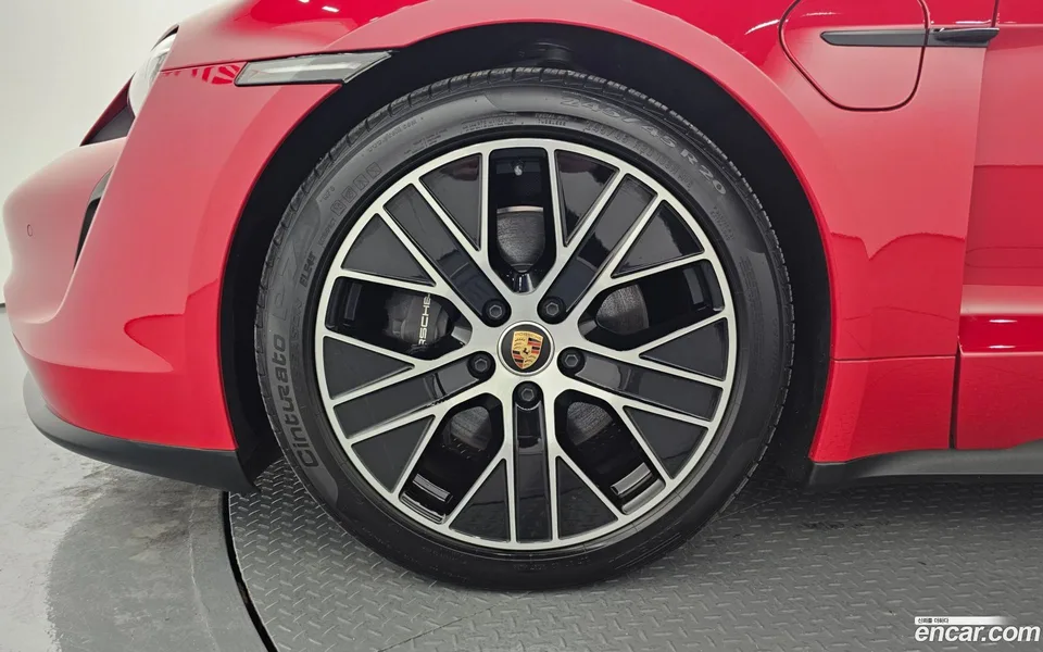 Porsche Taycan 2023 — миниатюра 5