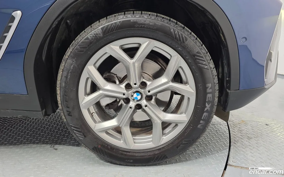 BMW X4 xDrive20i xLine 2022 — миниатюра 5