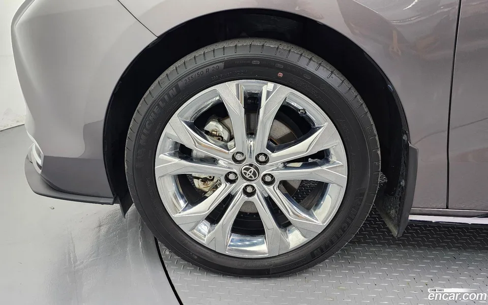 Toyota Sienna 2.5 2WD 2022 — миниатюра 5
