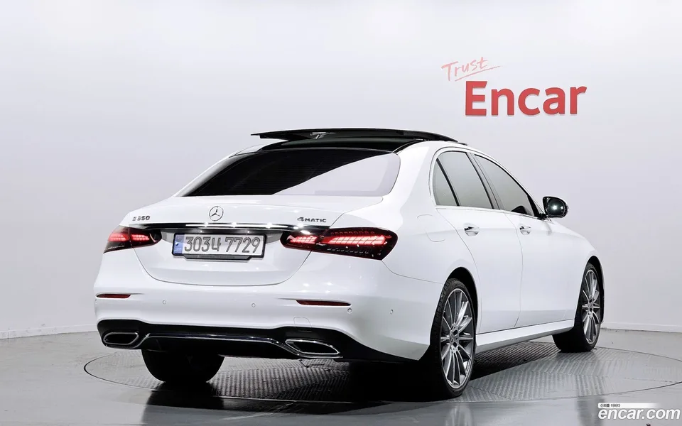 Mercedes-Benz E-Class E350 4MATIC AMG Line 2022 — миниатюра 2