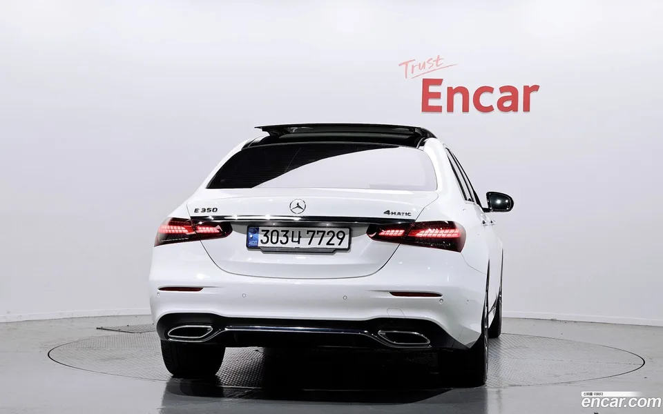 Mercedes-Benz E-Class E350 4MATIC AMG Line 2022 — миниатюра 4