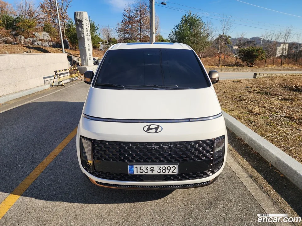 Hyundai Staria 4WD 9 2025 — миниатюра 2