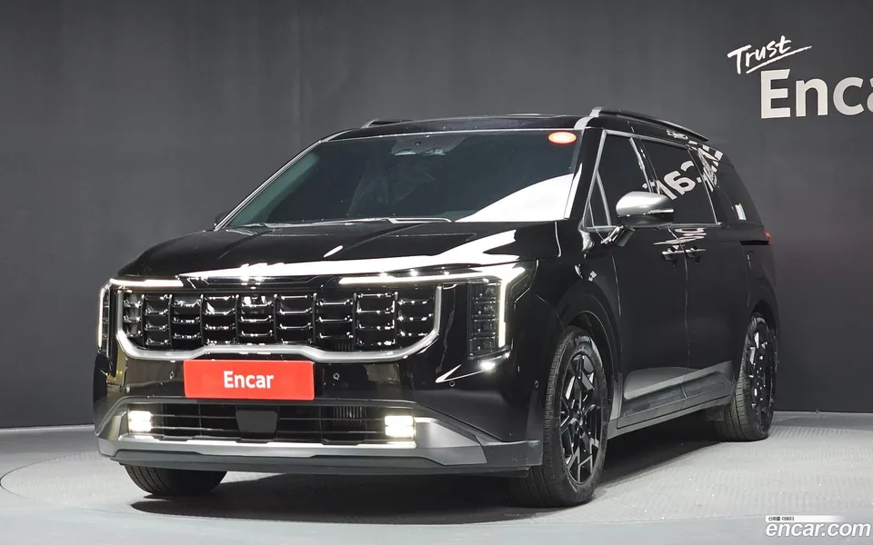 Kia Carnival 7 2024 — фото 1, купить с доставкой в Москву