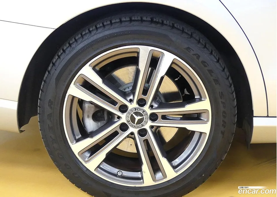 Mercedes-Benz E-Class E350 4MATIC 2022 — миниатюра 5