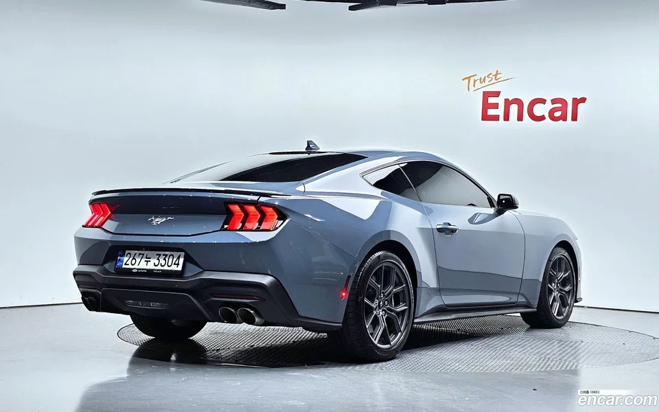 Ford Mustang 2.3 2024 — миниатюра 2