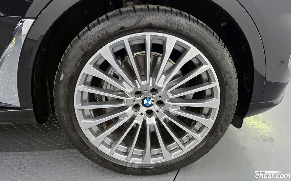 BMW X7 xDrive 40d 6 2023 — миниатюра 5