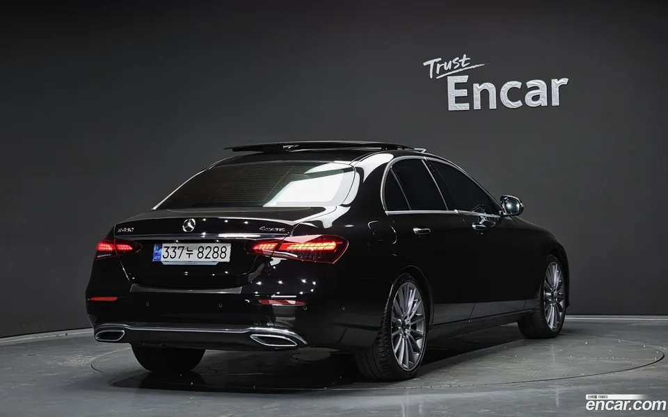 Mercedes-Benz E-Class E450 4MATIC 2023 — миниатюра 2
