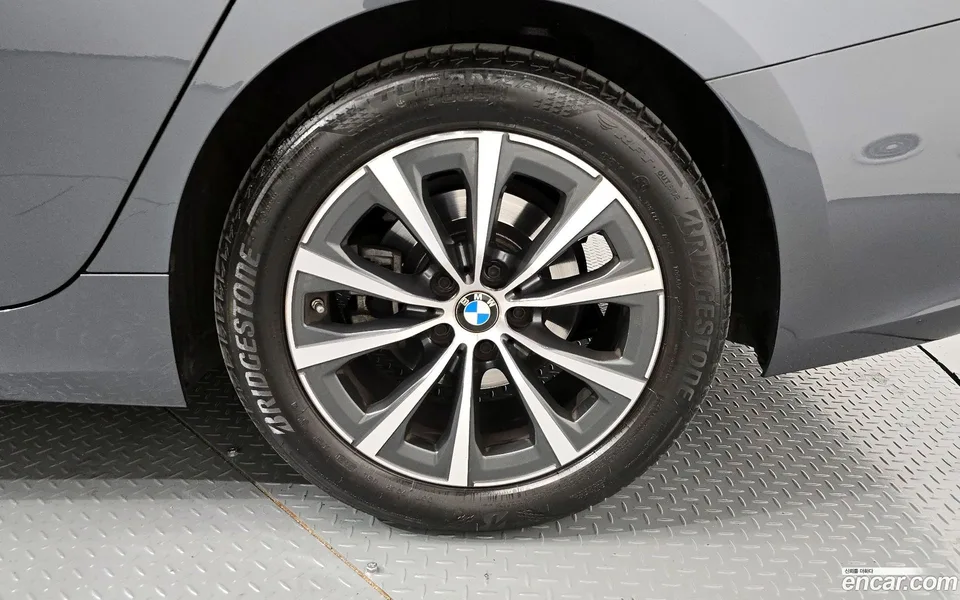 BMW 3 Series 320i 2022 — миниатюра 5
