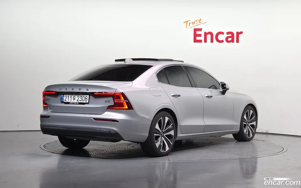 Volvo S60 B5 2022 — миниатюра 2