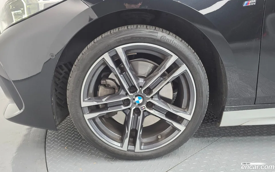 BMW 1 Series 120i M 2023 — миниатюра 5