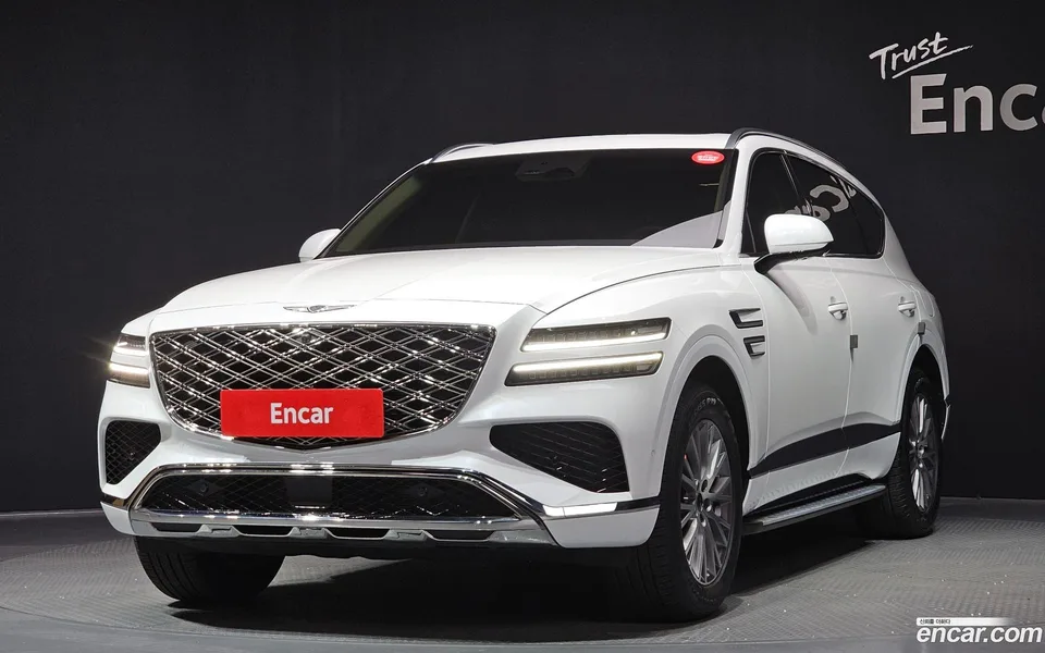Genesis GV80 2.5T 2WD 2025 — фото 1, купить с доставкой в Москву