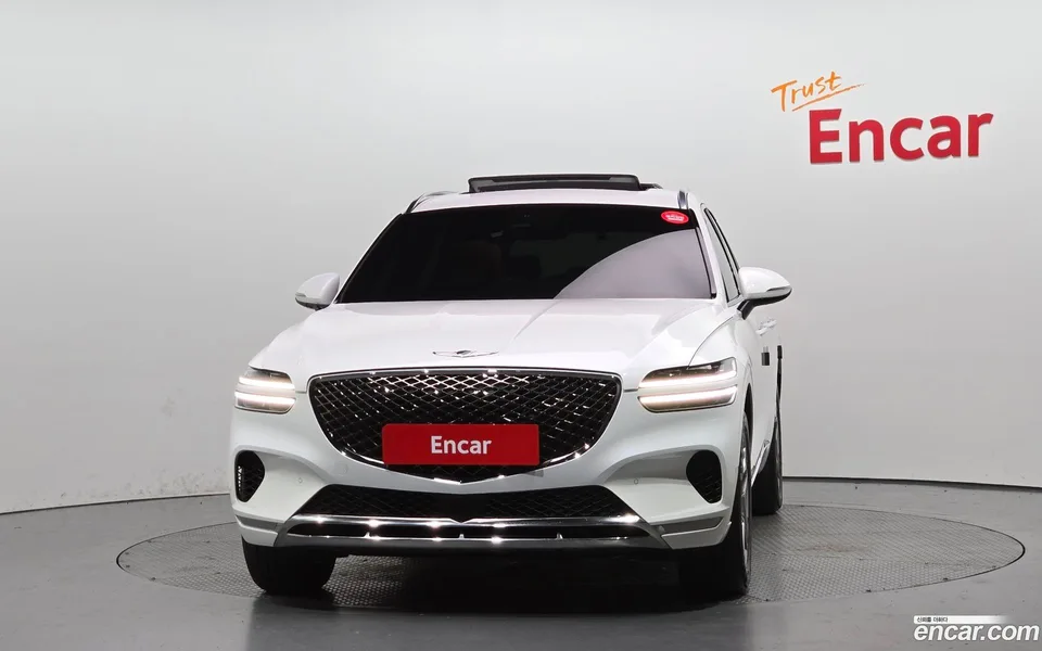 Genesis GV70 2.5T 2WD 2023 — миниатюра 2