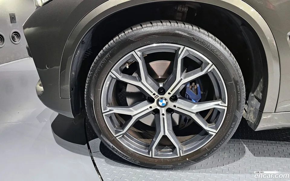 BMW X5 xDrive 40i M 2022 — миниатюра 5