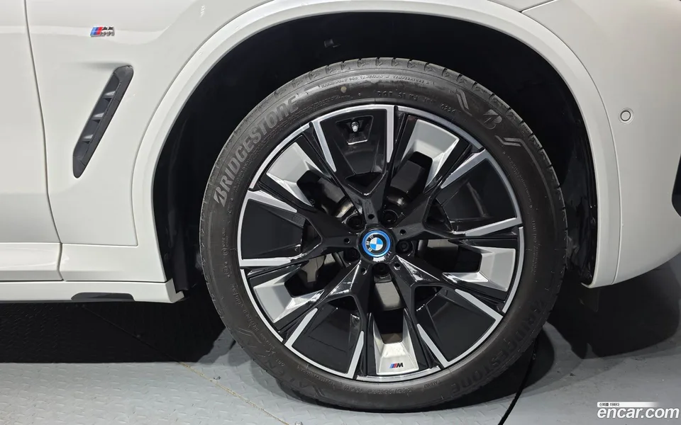BMW iX3 M 2024 — миниатюра 5