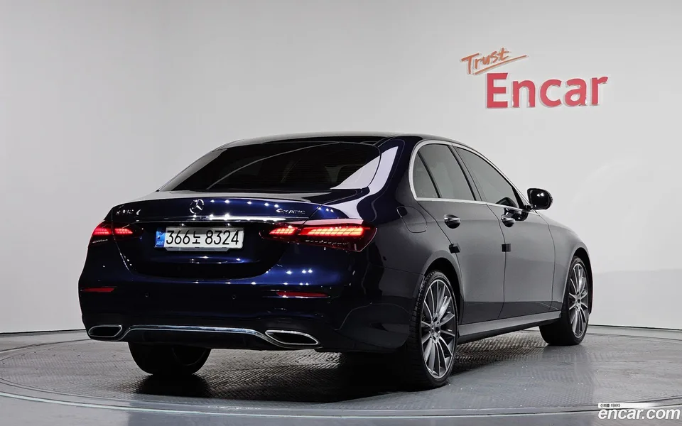 Mercedes-Benz E-Class E350 4MATIC AMG Line 2022 — миниатюра 2