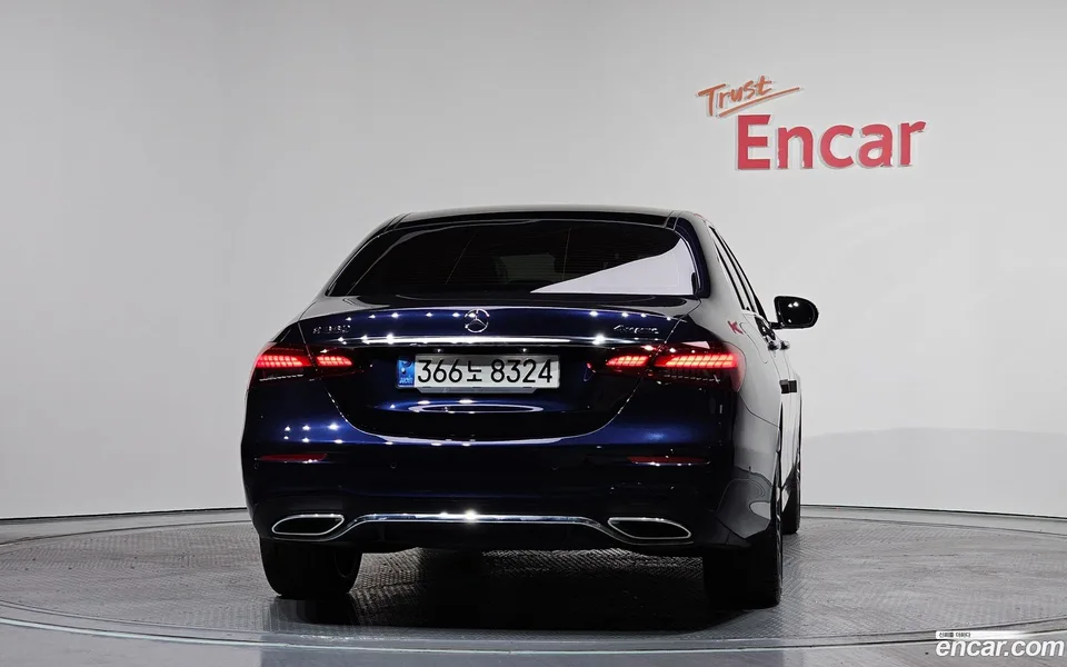 Mercedes-Benz E-Class E350 4MATIC AMG Line 2022 — миниатюра 4