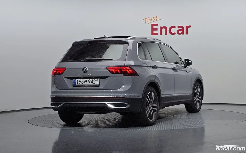 Volkswagen Tiguan 2.0 TDI 2022 — миниатюра 2