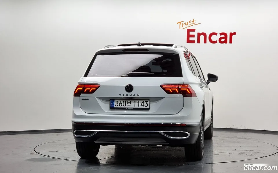 Volkswagen Tiguan Allspace 2.0 TSI 2023 — миниатюра 4