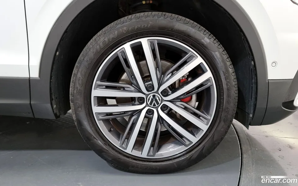 Volkswagen Tiguan Allspace 2.0 TSI 2023 — миниатюра 5