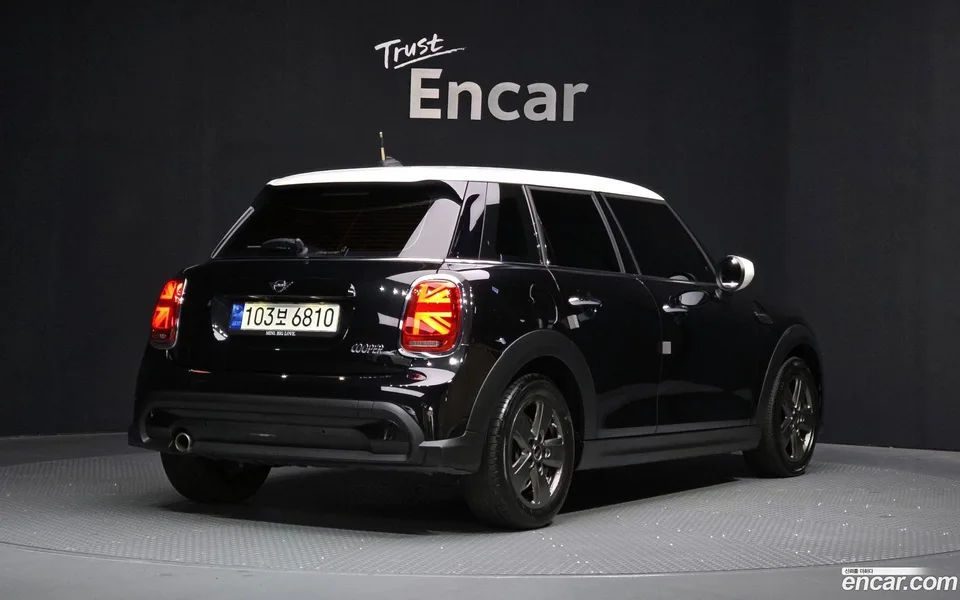 MINI Cooper 5 2023 — миниатюра 2