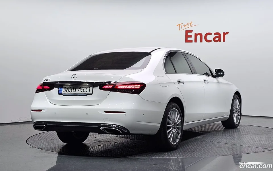 Mercedes-Benz E-Class E250 2023 — миниатюра 2