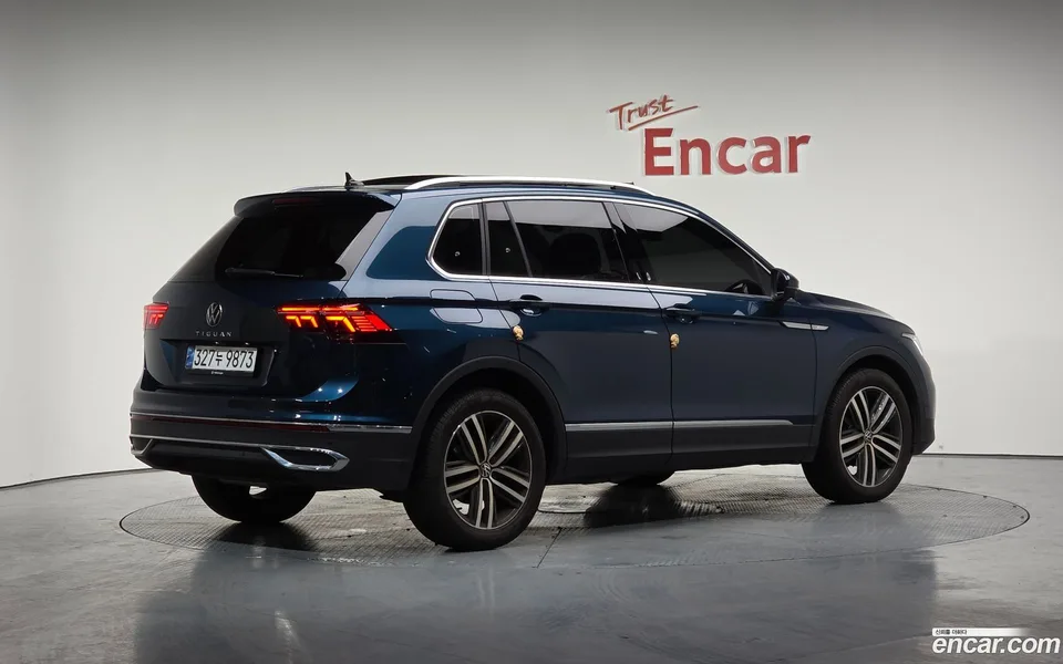 Volkswagen Tiguan 2.0 TDI 2024 — миниатюра 2