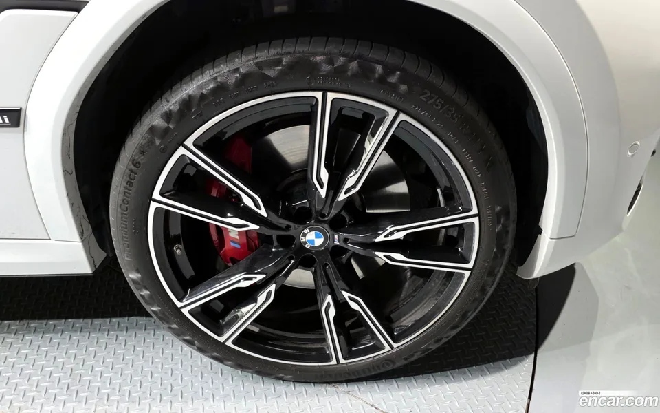 BMW X6 M60i 2024 — миниатюра 5