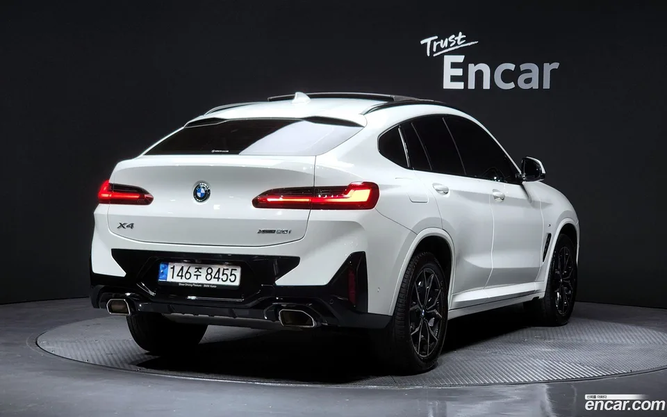 BMW X4 xDrive20i M 2023 — миниатюра 2