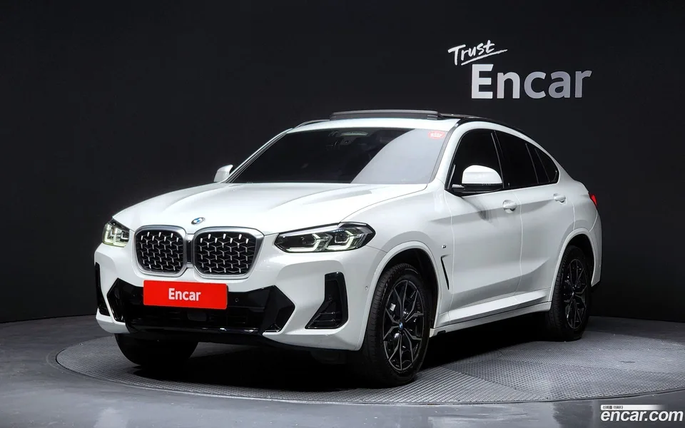 BMW X4 xDrive20i M 2023 — фото 1, купить с доставкой в Москву