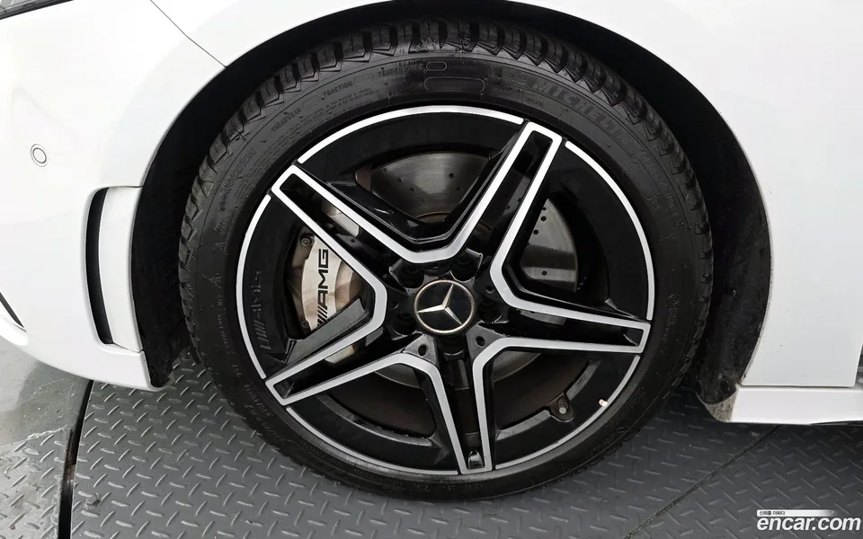 Mercedes-Benz A-Class AMG A35 4MATIC 2022 — миниатюра 5
